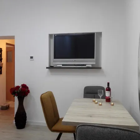 Apartment A. Einstein 9a