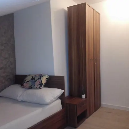 A. Einstein 9a * Cluj-Napoca